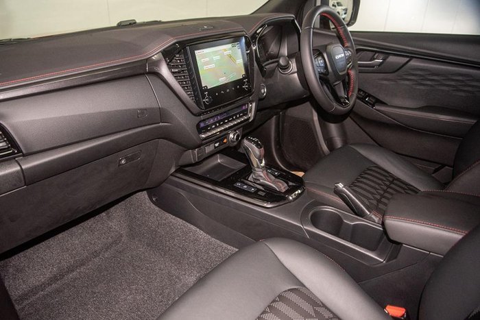 2025 Isuzu D-MAX X-TERRAIN