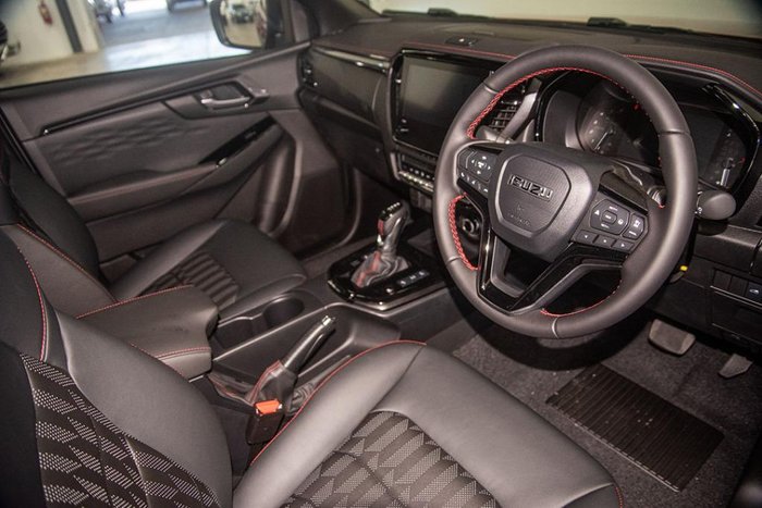 2025 Isuzu D-MAX X-TERRAIN