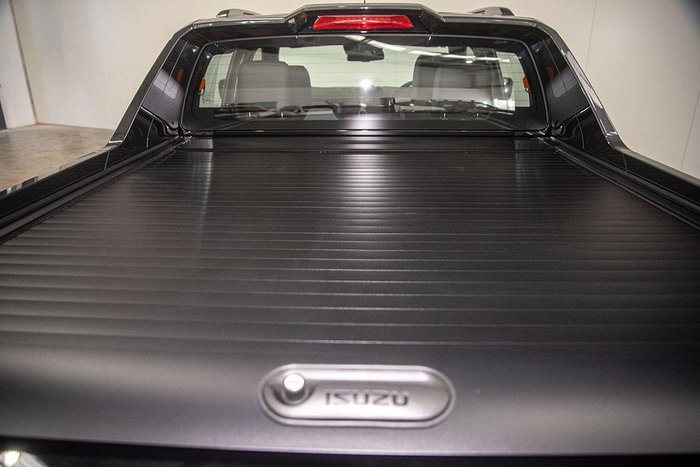 2025 Isuzu D-MAX X-TERRAIN