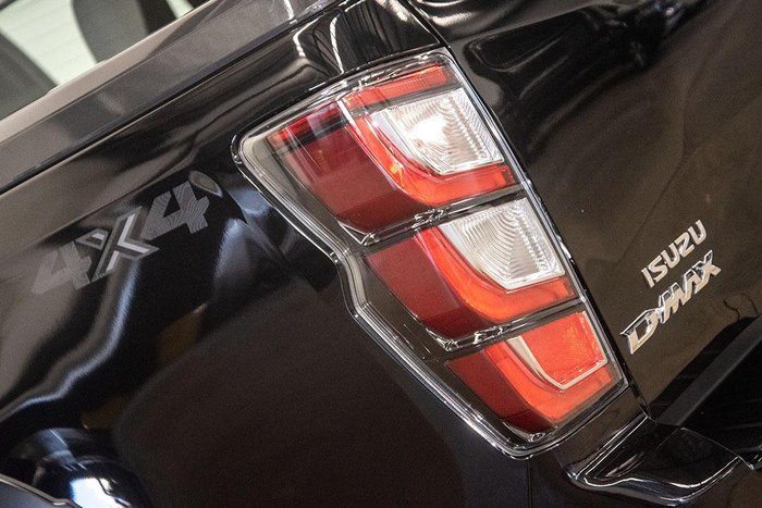 2025 Isuzu D-MAX X-TERRAIN