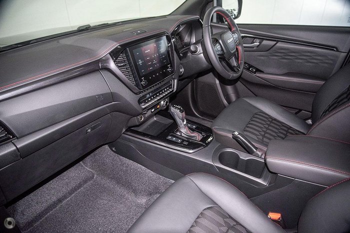 2025 Isuzu D-MAX X-TERRAIN