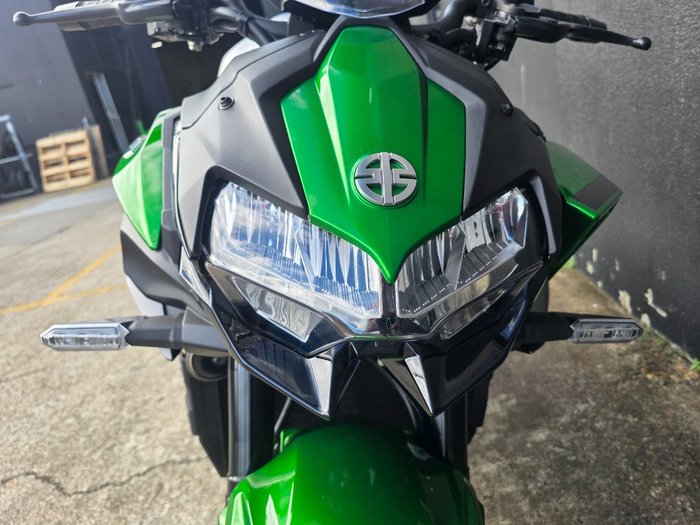2025 Kawasaki Z H2 (ZR1000K) GREEN