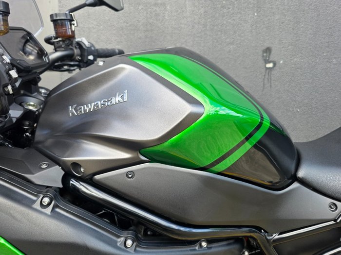 2025 Kawasaki Z H2 (ZR1000K) GREEN