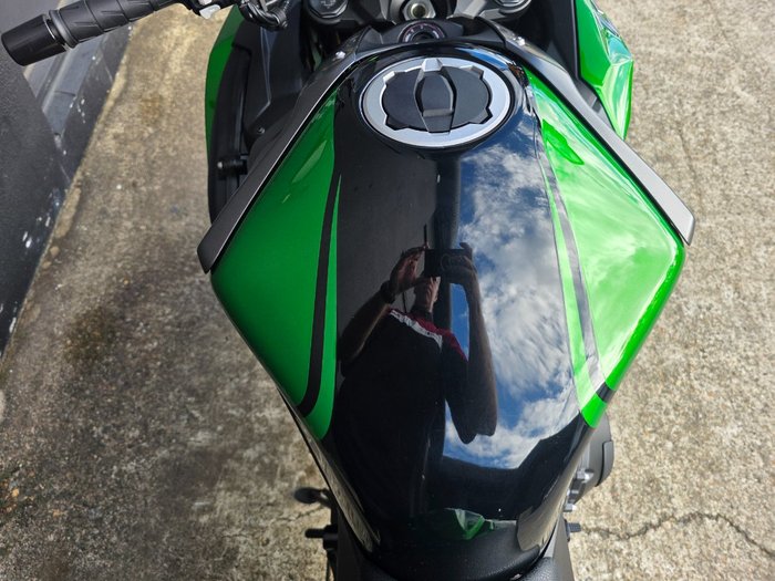 2025 Kawasaki Z H2 (ZR1000K) GREEN