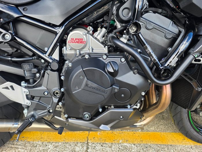 2025 Kawasaki Z H2 (ZR1000K) GREEN