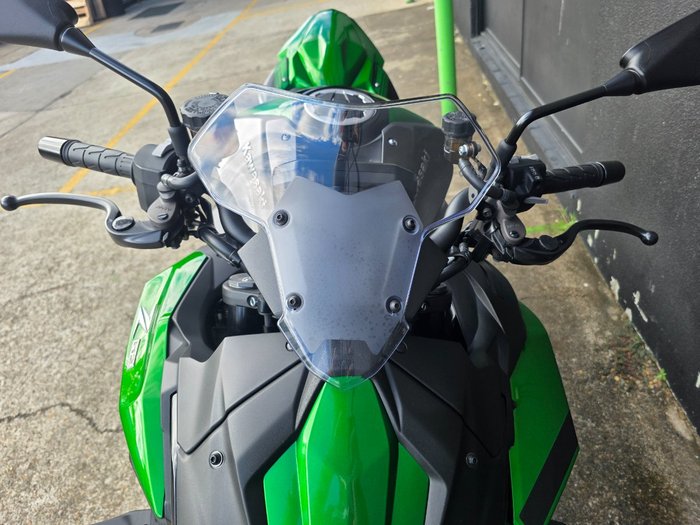 2025 Kawasaki Z H2 (ZR1000K) GREEN