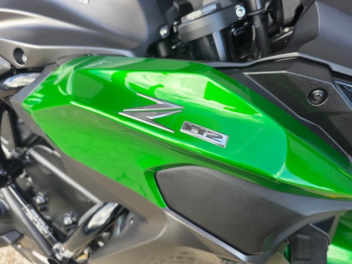 2025 Kawasaki Z H2 (ZR1000K) GREEN