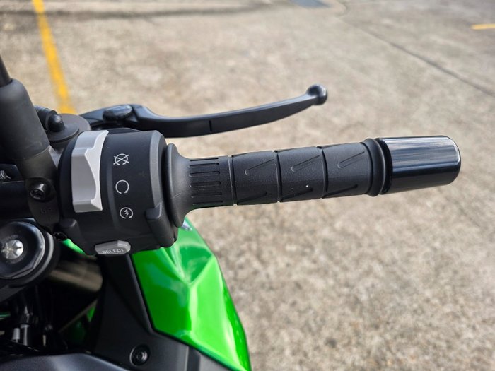 2025 Kawasaki Z H2 (ZR1000K) GREEN