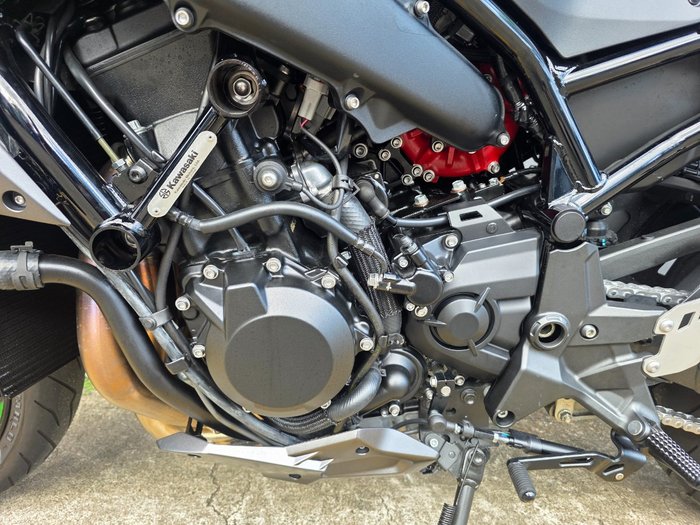 2025 Kawasaki Z H2 (ZR1000K) GREEN