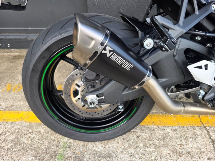 2025 Kawasaki Z H2 (ZR1000K) GREEN