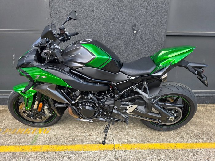 2025 Kawasaki Z H2 (ZR1000K) GREEN