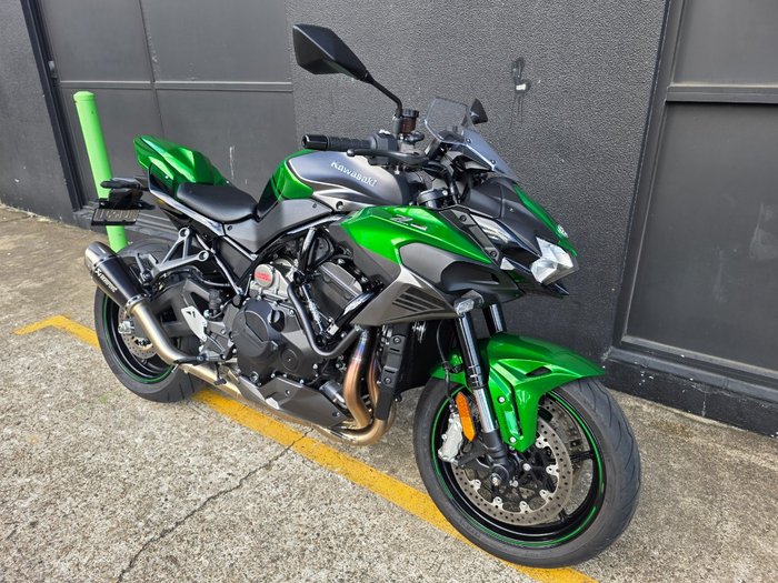 2025 Kawasaki Z H2 (ZR1000K) GREEN