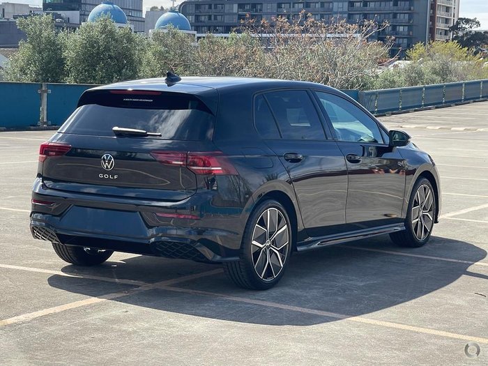 2025 Volkswagen Golf 110TSI R-Line