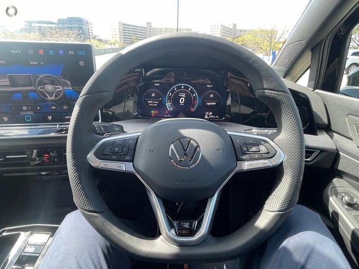 2025 Volkswagen Golf 110TSI R-Line