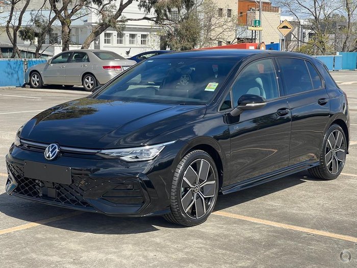 2025 Volkswagen Golf 110TSI R-Line