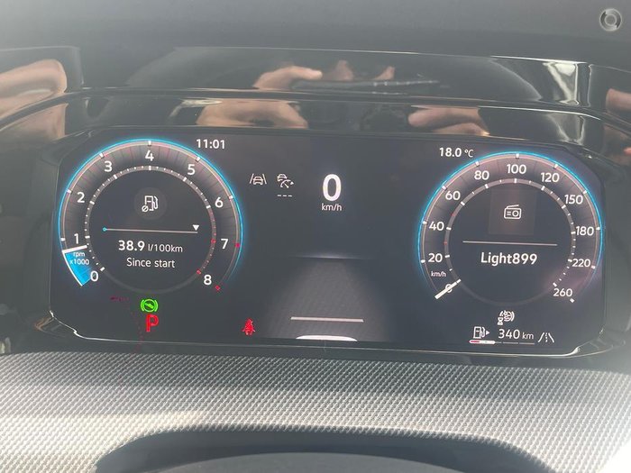 2025 Volkswagen Golf 110TSI R-Line