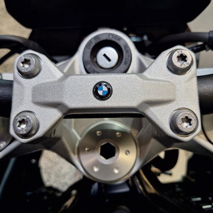 2025 BMW F 900 R