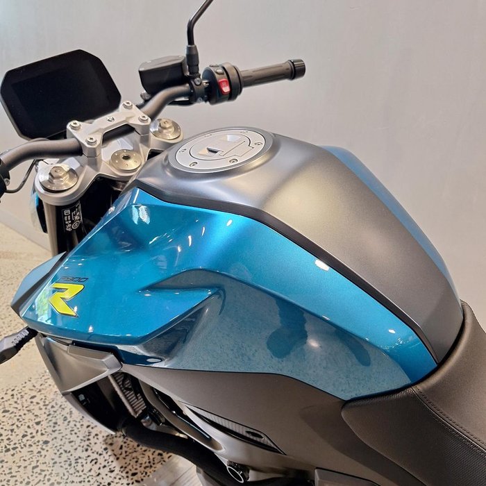2025 BMW F 900 R