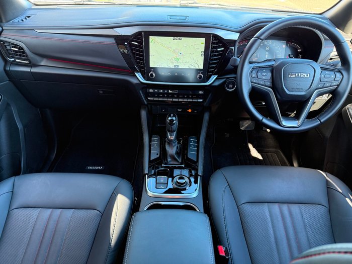 2025 Isuzu MU-X X-TERRAIN