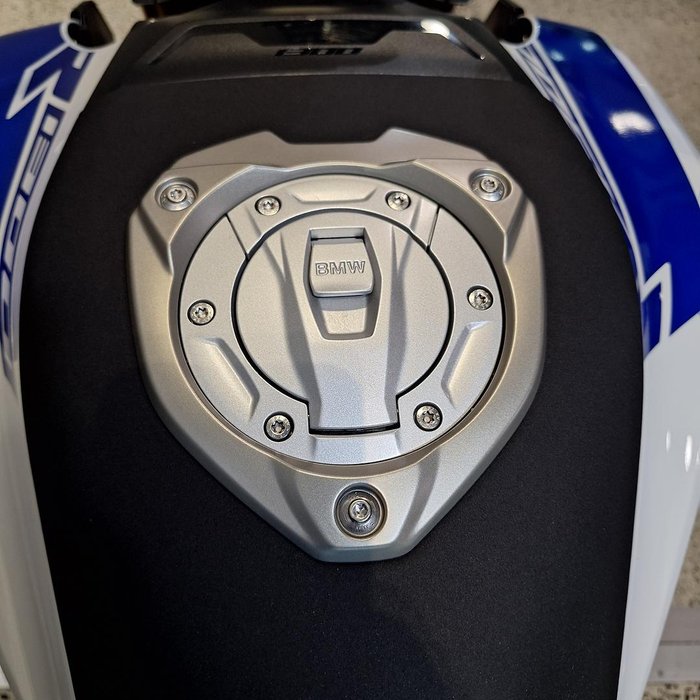 2025 BMW R 1300 R Performance
