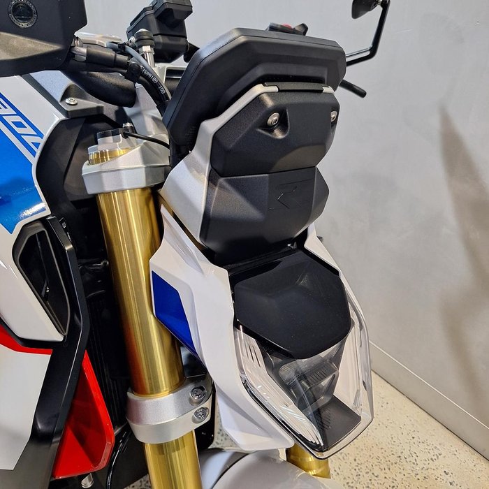 2025 BMW R 1300 R Performance
