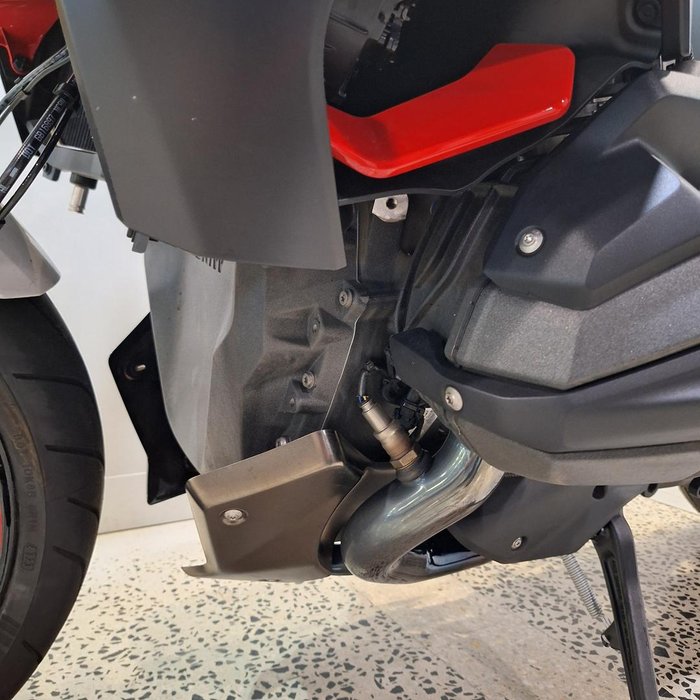 2025 BMW R 1300 R Performance