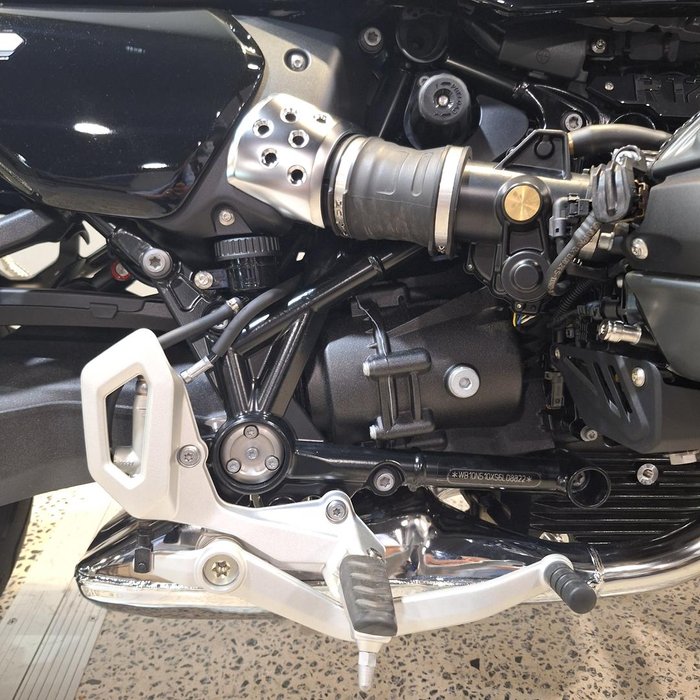 2025 BMW R 12 HL