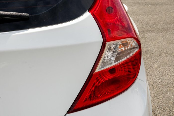 2015 Hyundai Accent Active