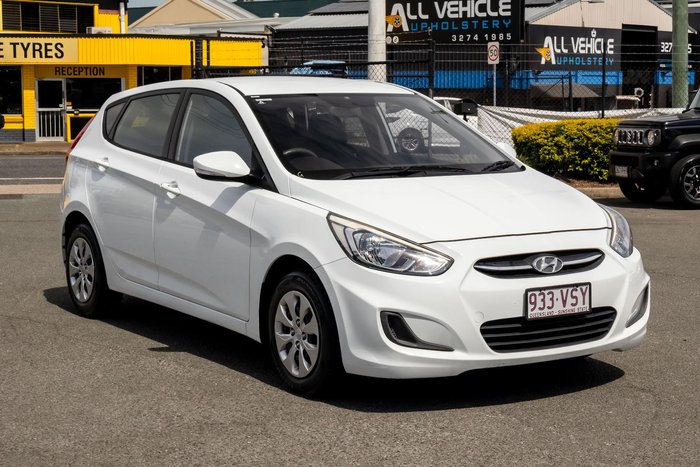 2015 Hyundai Accent Active