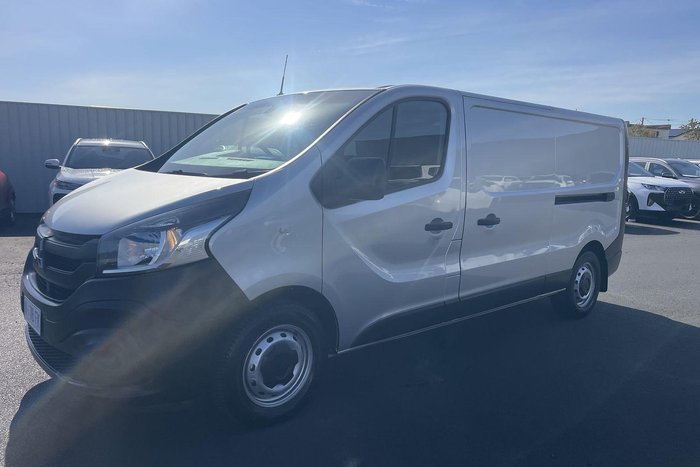 2020 Mitsubishi Express GLX