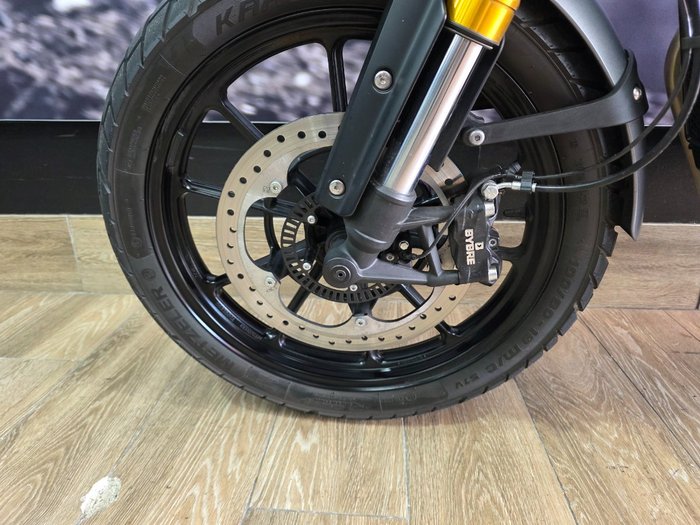 2024 Triumph SCRAMBLER 400 X GREEN