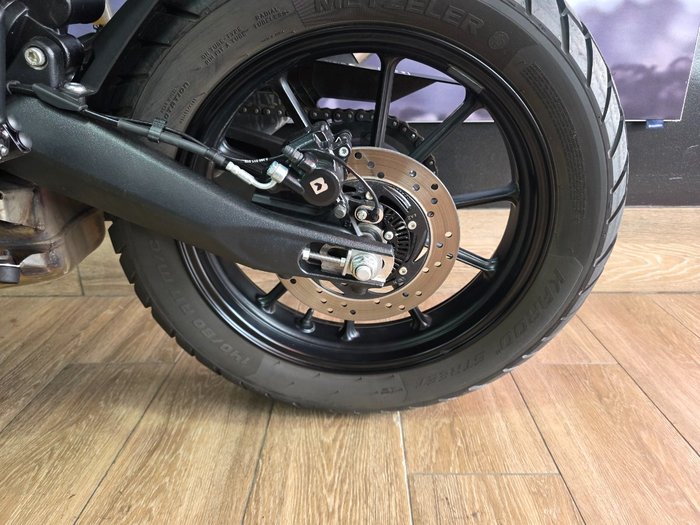 2024 Triumph SCRAMBLER 400 X GREEN