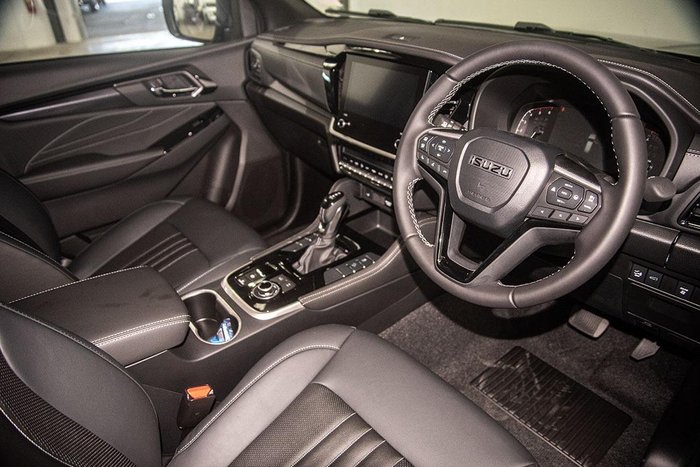 2025 Isuzu MU-X LS-T
