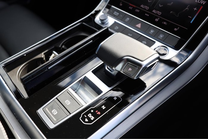 2025 Audi Q7 50 TDI S line