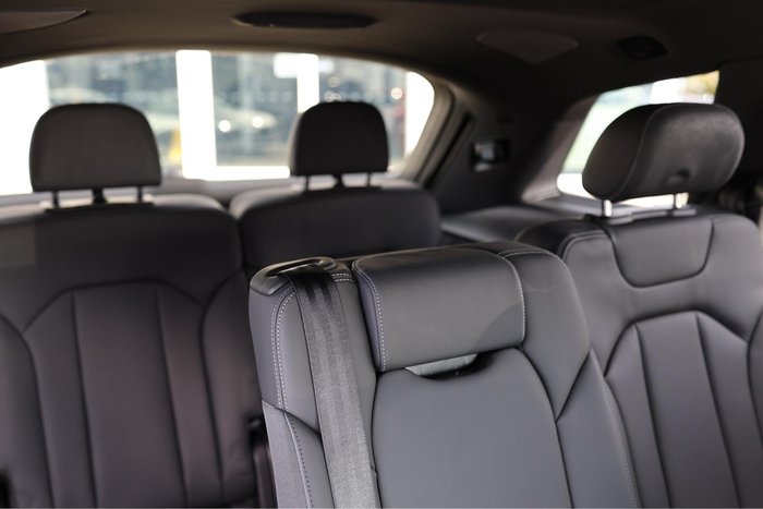 2025 Audi Q7 50 TDI S line