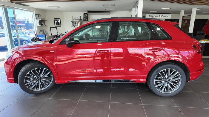 2025 Audi Q3 35 TFSI S line edition