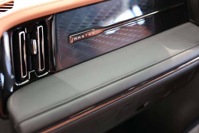 2025 GAC M8 PHEV Luxury
