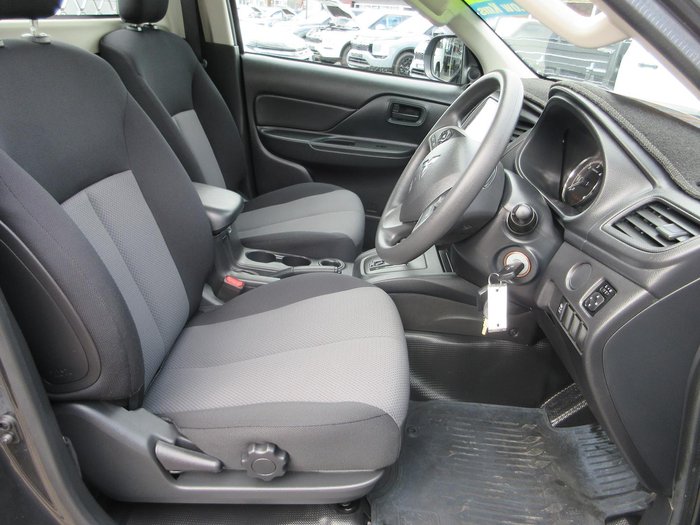 2023 Mitsubishi Triton GLX