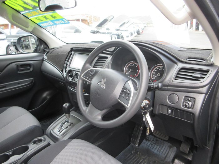 2023 Mitsubishi Triton GLX