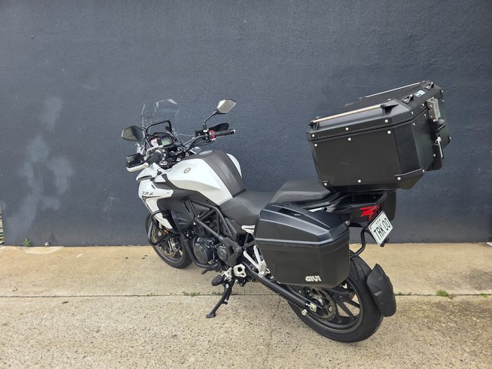 2022 BENELLI TRK 502 (ABS) WHITE