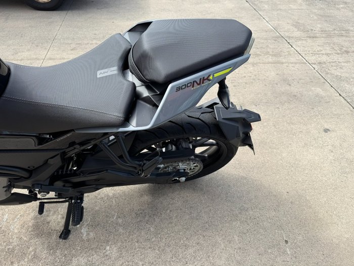 2025 CFMOTO 300 NK ABS NEBULA BLACK