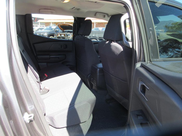 2026 Nissan Navara ST