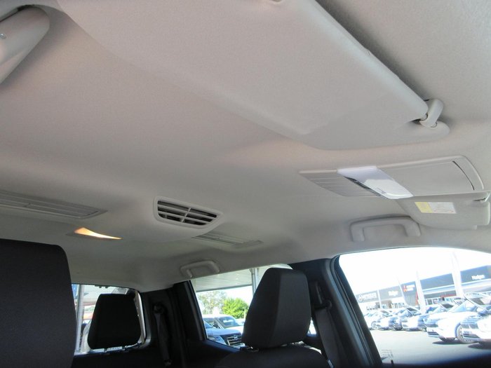 2026 Nissan Navara ST