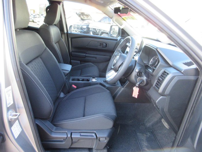 2026 Nissan Navara ST