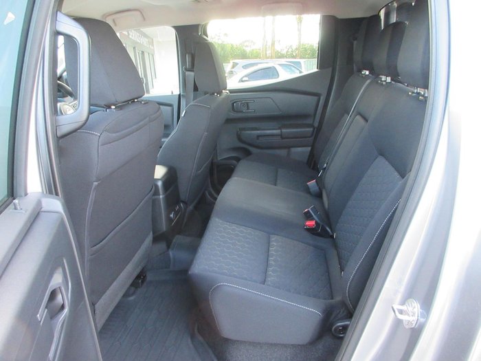 2026 Nissan Navara ST