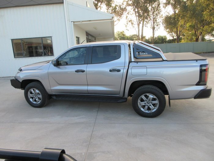 2026 Nissan Navara ST