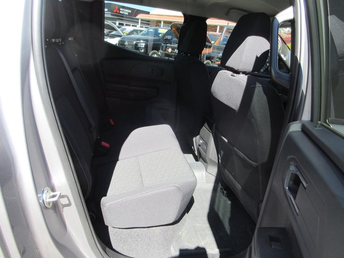 2026 Nissan Navara ST