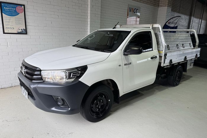 2016 Toyota Hilux Workmate TGN121R 4x2 Glacier White
