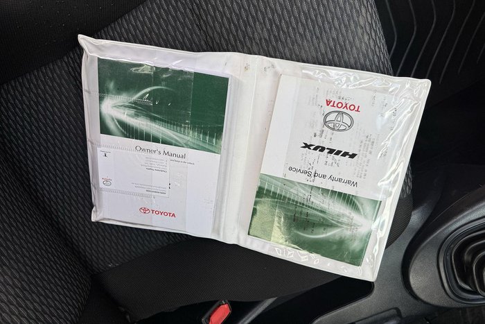 2016 Toyota Hilux Workmate TGN121R 4x2 Glacier White