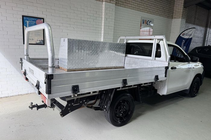 2016 Toyota Hilux Workmate TGN121R 4x2 Glacier White
